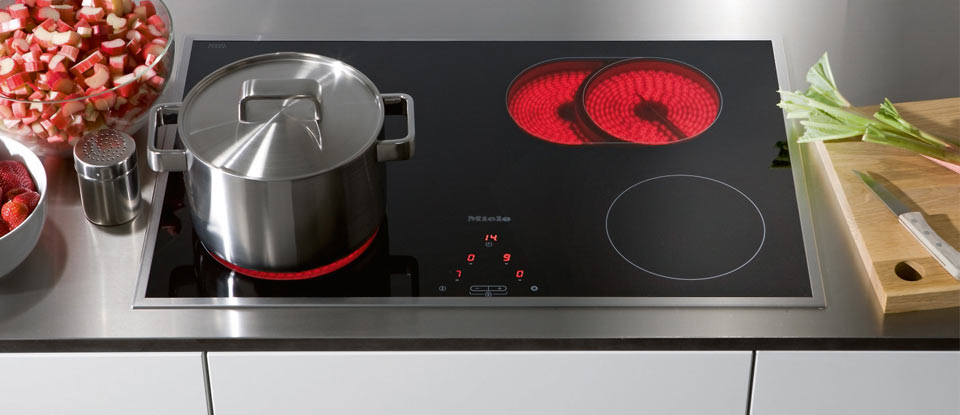 اجاق سرامیکی زیبا در طراحی دکوراسیون آشپزخانه مدرن