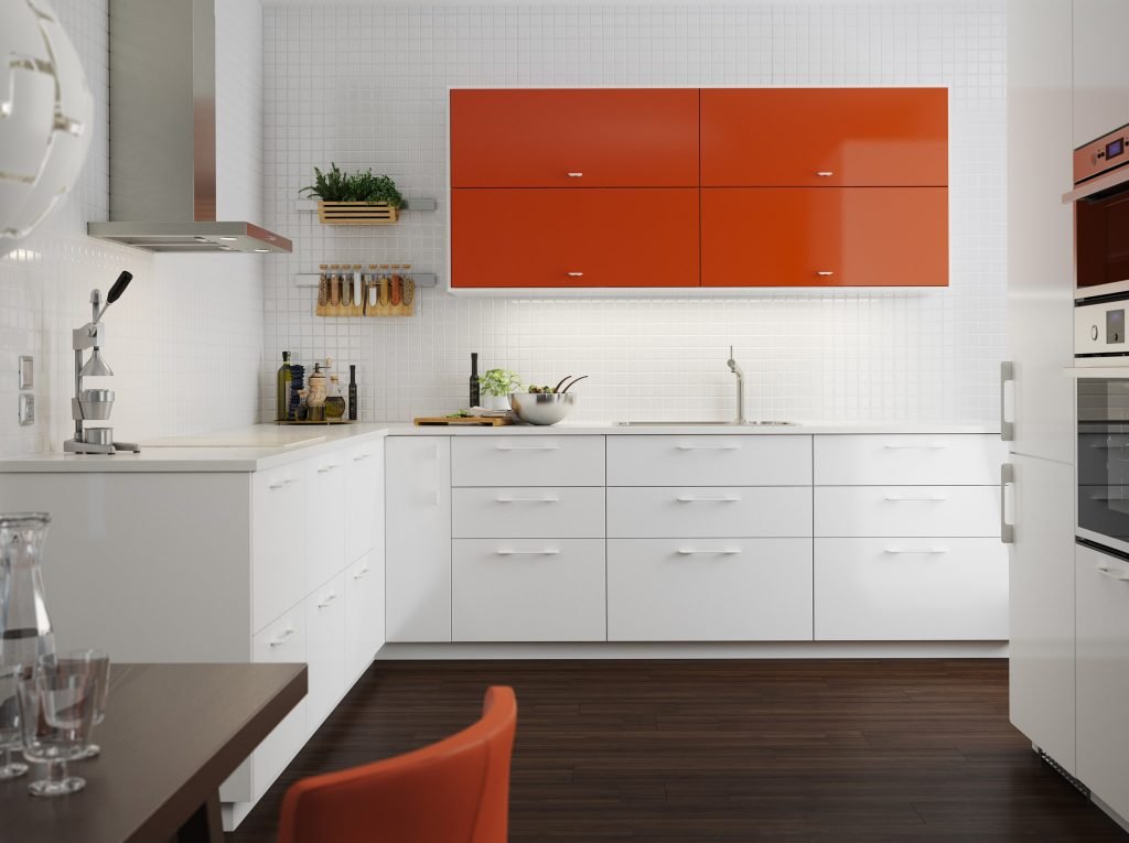 کابینت آشپزخانه هایگلاس سفید با قفسه