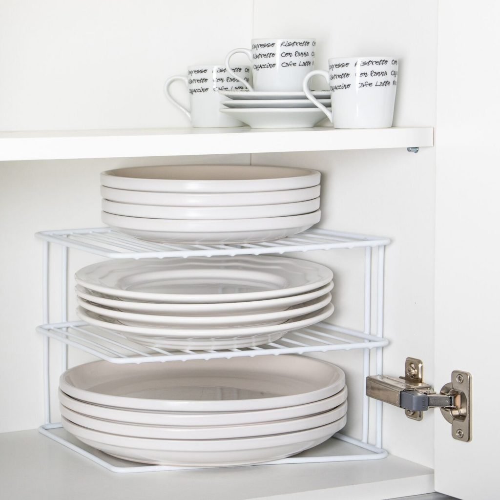 سازماندهی وسایل آشپزخانه با ظروف یکسان