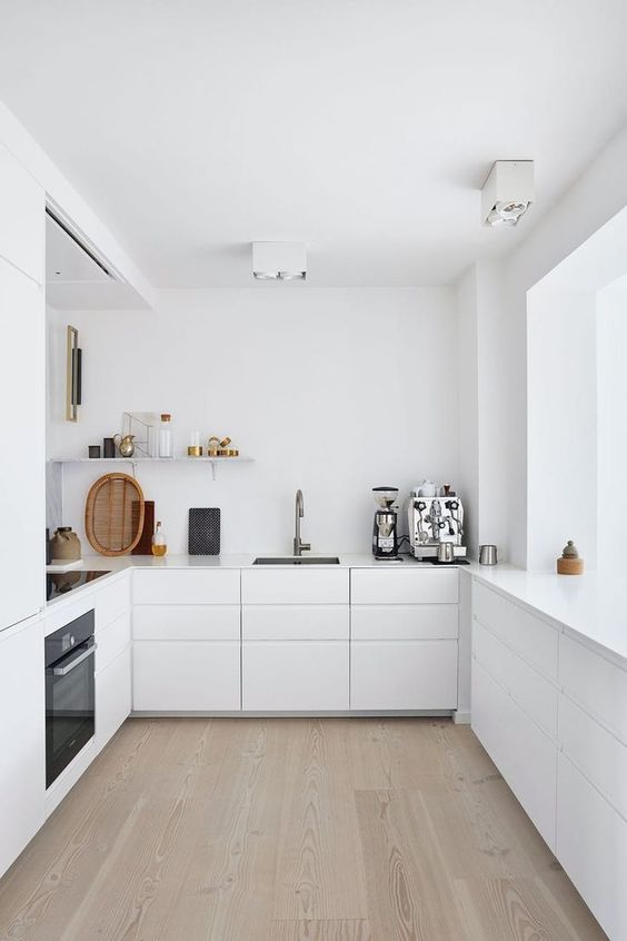 کابینت سفید برای آشپزخانه‌های کوچک