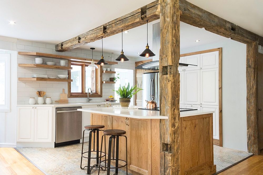 آشپزخانه با کابینت سفید و طرح چوب