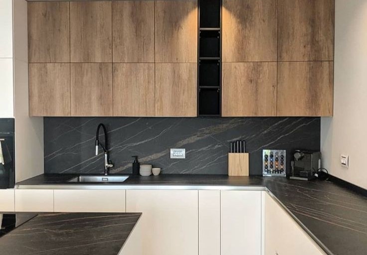 کاشی بین کابینتی طرح سنگ رنگ مشکی