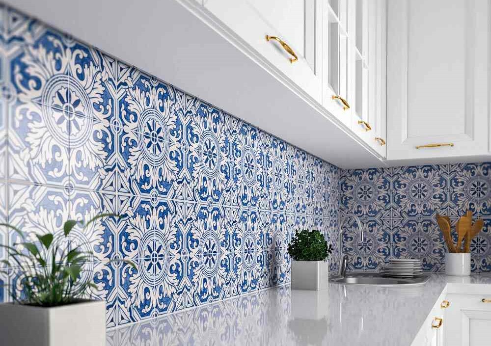 کاشی بین کابینتی به سبک روستیک ابی رنگ
