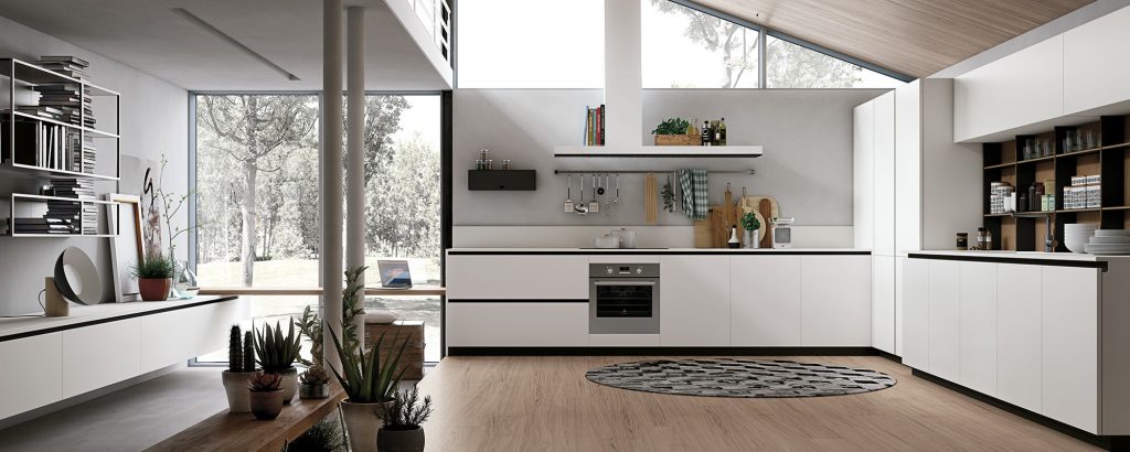 آشپزخانه سفید و مدرن با کف پارکت چوبی