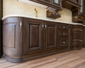 کابینت کلاسیک منحنی