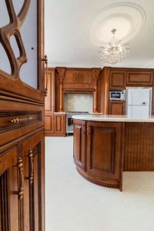 کابینت کلاسیک منحنی چوبی