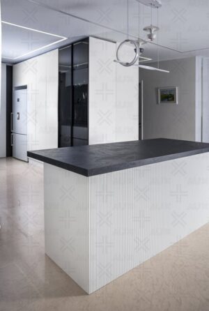 ترکیب رنگ سیاه و سفید در طراحی کابینت آشپزخانه بدون دستگیره