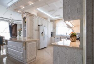 کابینت چوبی آشپزخانه با رنگ روشن