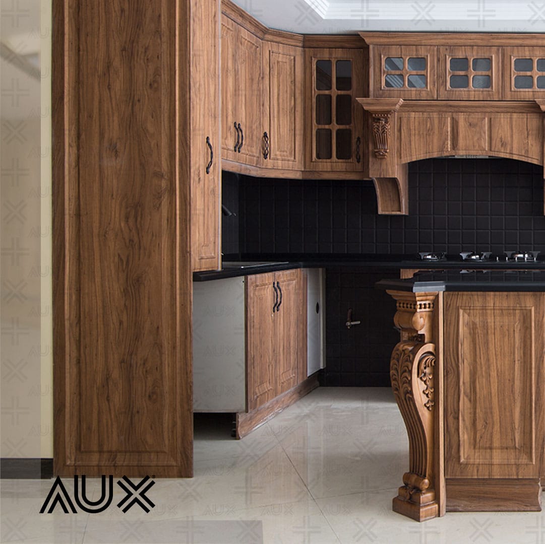 کابینت آشپزخانه با روکش چوب طبیعی و صفحه رویه مشکی مات