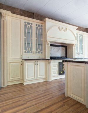 کابینت چوبی آشپزخانه کرم رنگ