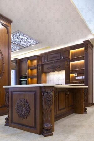 کابینت چوبی آشپزخانه با طراحی کلاسیک