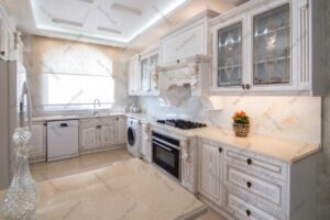 کابینت چوبی آشپزخانه با رنگ روشن