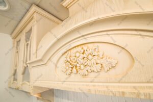 طراحی آشپزخانه با کابینت چوبی روشن