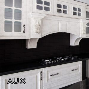 کابینت چوبی آشپزخانه سفید با طراحی کلاسیک