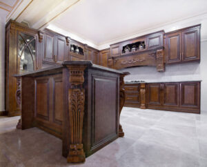 پایه منبت‌کاری‌شده جزیره آشپزخانه با طراحی چوبی کلاسیک