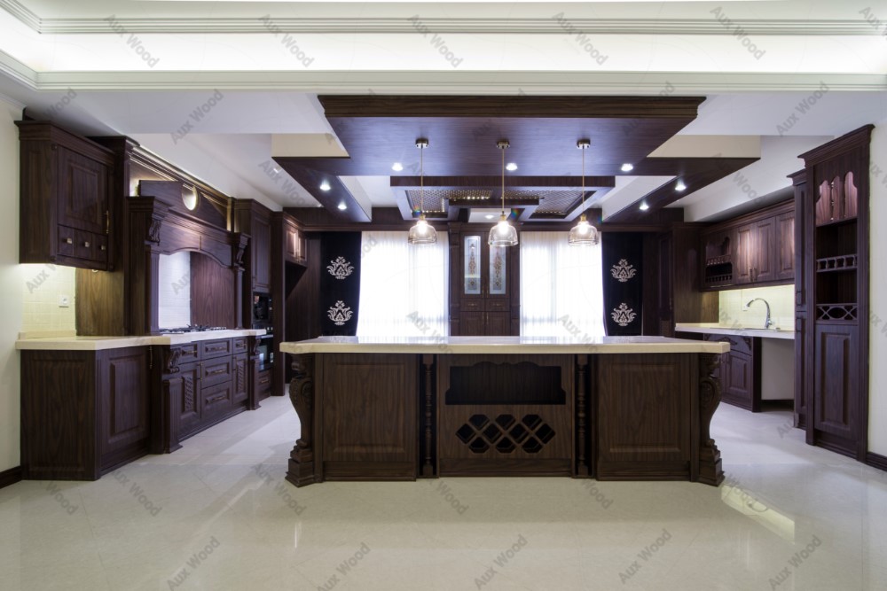 کابینت چوبی آشپزخانه با طراحی کلاسیک و رنگ قهوه‌ای تیره