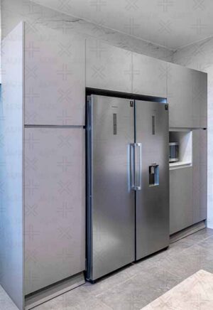 کابینت طوسی با بافت چوب در آشپزخانه مدرن