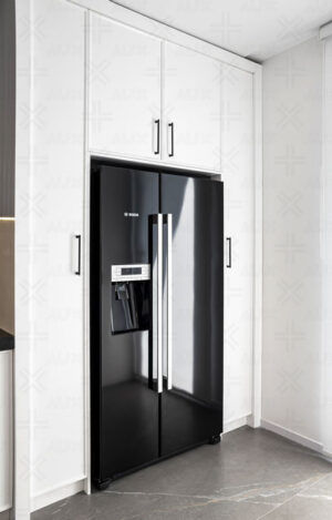 طراحی آشپزخانه با یخچال دوقلو و کابینت توکار