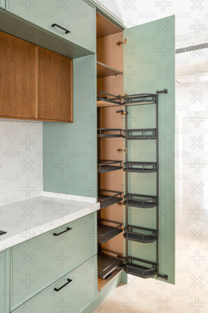 کابینت آشپزخانه مدرن با کابینت طراحی چوبی و رنگ سبز ملایم