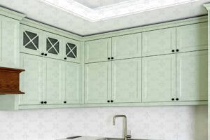 کابینت ممبران کلاسیک سبز روشن با جزیره مشکی در مرکز آشپزخانه
