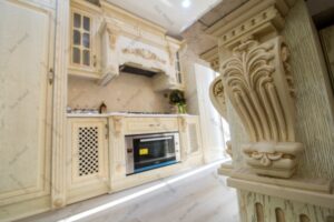 آشپزخانه کلاسیک با کابینت ممبران طرح چوب روشن