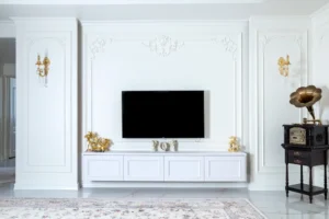 تیوی وال نعوکلاسیک سفید