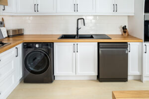 ترکیب عناصر کلاسیک و مدرن در آشپزخانه نئو کلاسیک