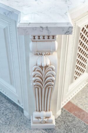 دکوراسیون آشپزخانه کلاسیک با کابینت روکش چوب تیره