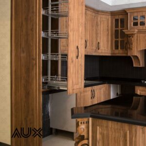 طراحی آشپزخانه مدرن با کابینت روکش چوب و کاشی بین کابینتی مشکی