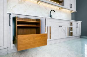 کابینت آشپزخانه با روکش چوب طبیعی