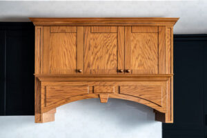 کابینت آشپزخانه مشکی با روکش چوب