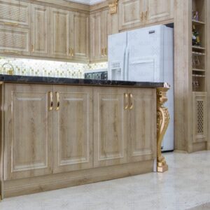دکوراسیون آشپزخانه سلطنتی با کابینت روکش چوب و سرستون منبت