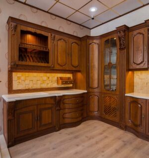 طراحی کابینت آشپزخانه سلطنتی از جنس روکش چوب
