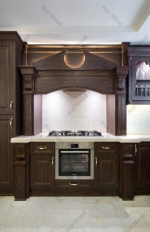 کابینت آشپزخانه روکش چوب با طراحی کلاسیک و صفحه کوارتز