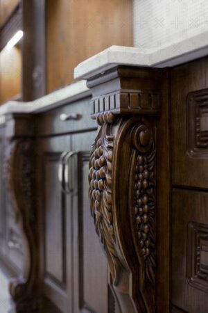 مدل کابینت چوبی با جزئیات منبت‌کاری