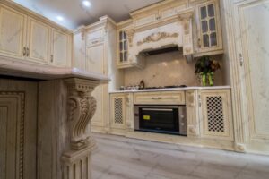 کابینت روکش چوب سلطنتی با صفحه سنگ و نورپردازی سقف