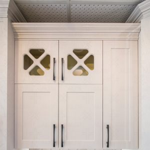 کابینت نئوکلاسیک با رنگ سفید